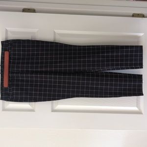 Old Navy Pixie High Rise Secret Slim Pockets Skinny Office Pants size 8 B&W